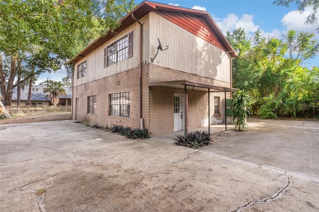 For Sale: $629,000 (11 beds, 0 baths, 4465 Square Feet)