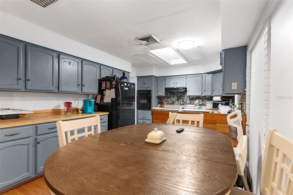 For Sale: $629,000 (11 beds, 0 baths, 4465 Square Feet)