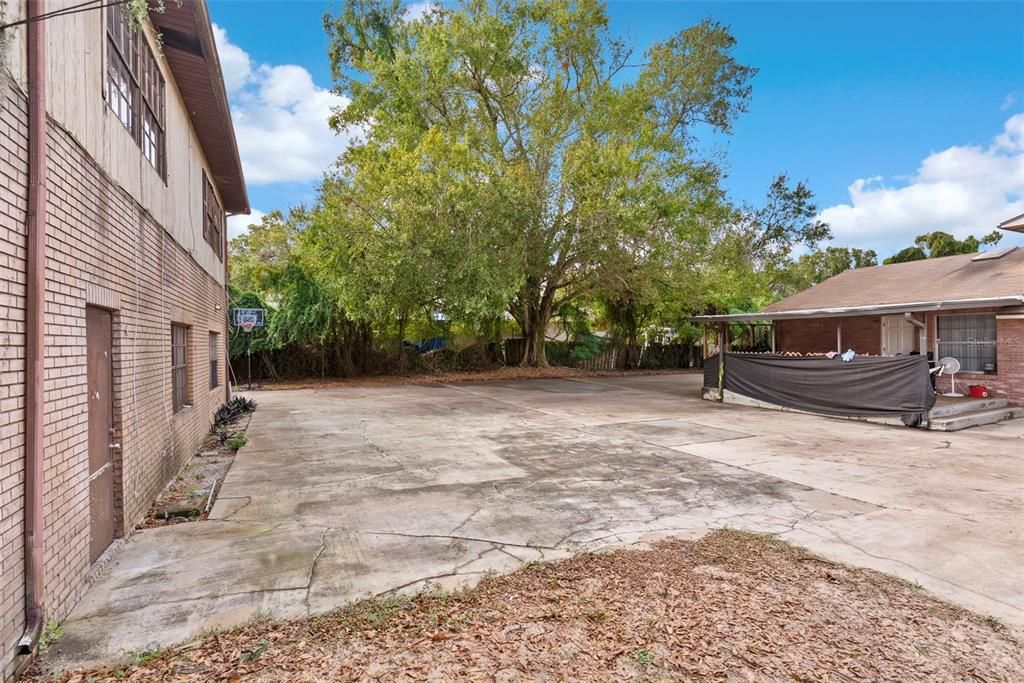 For Sale: $629,000 (11 beds, 0 baths, 4465 Square Feet)