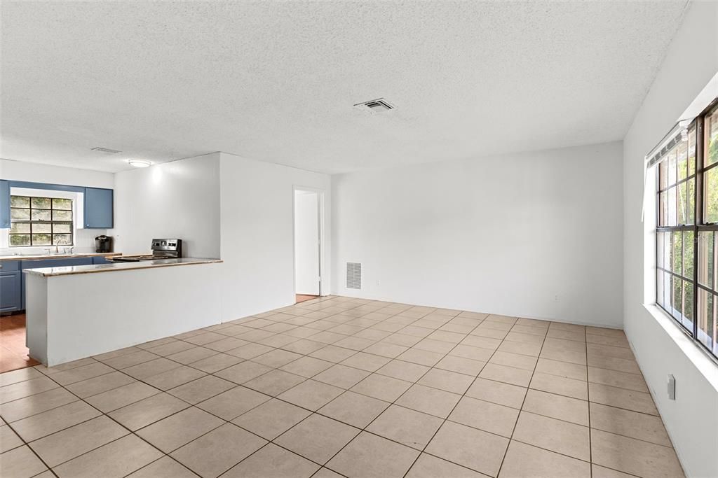 For Sale: $629,000 (11 beds, 0 baths, 4465 Square Feet)