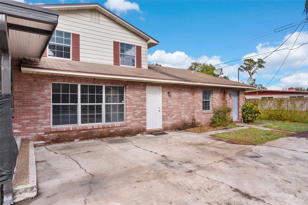 For Sale: $629,000 (11 beds, 0 baths, 4465 Square Feet)