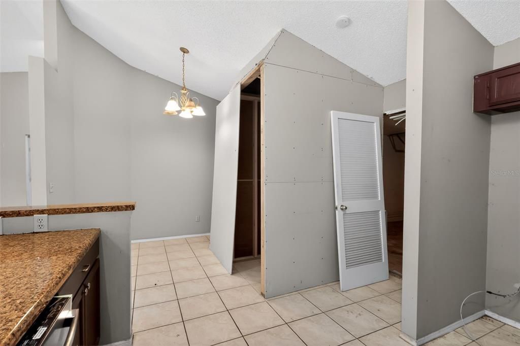 На продажу: $334,900 (3 спален, 2 ванн, 1508 Квадратных фут)