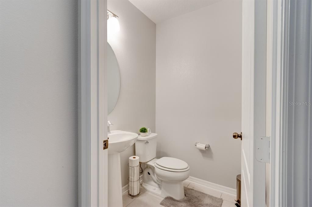 For Rent: $2,500 (3 beds, 2 baths, 2129 Square Feet)