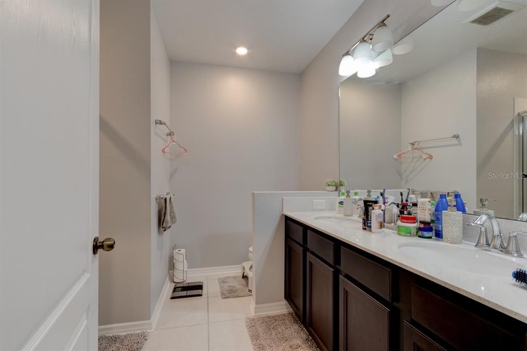 For Rent: $2,500 (3 beds, 2 baths, 2129 Square Feet)