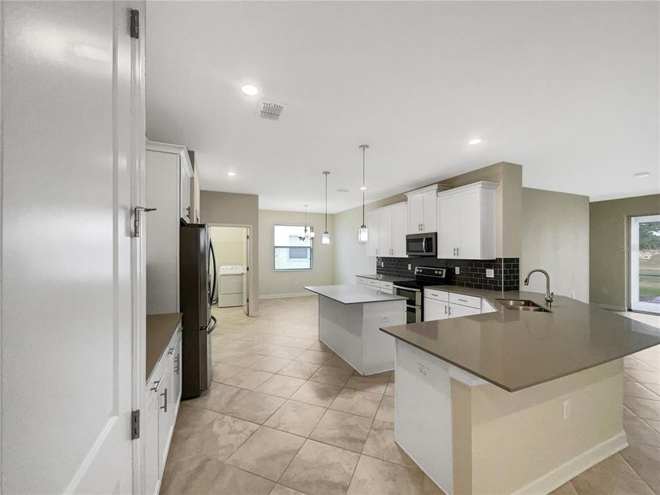 На продажу: $475,000 (4 спален, 3 ванн, 2287 Квадратных фут)