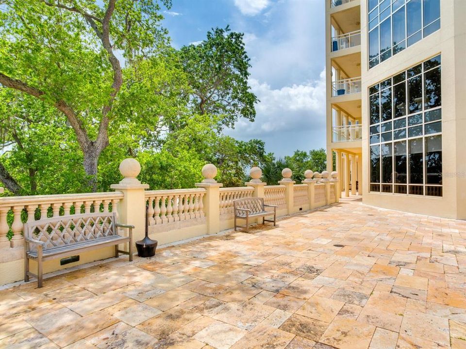 出租: $13,500 (3 贝兹, 3 浴室, 3166 平方英尺)