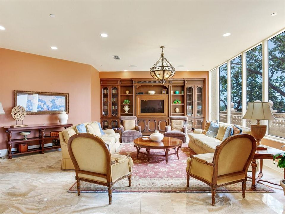 出租: $13,500 (3 贝兹, 3 浴室, 3166 平方英尺)