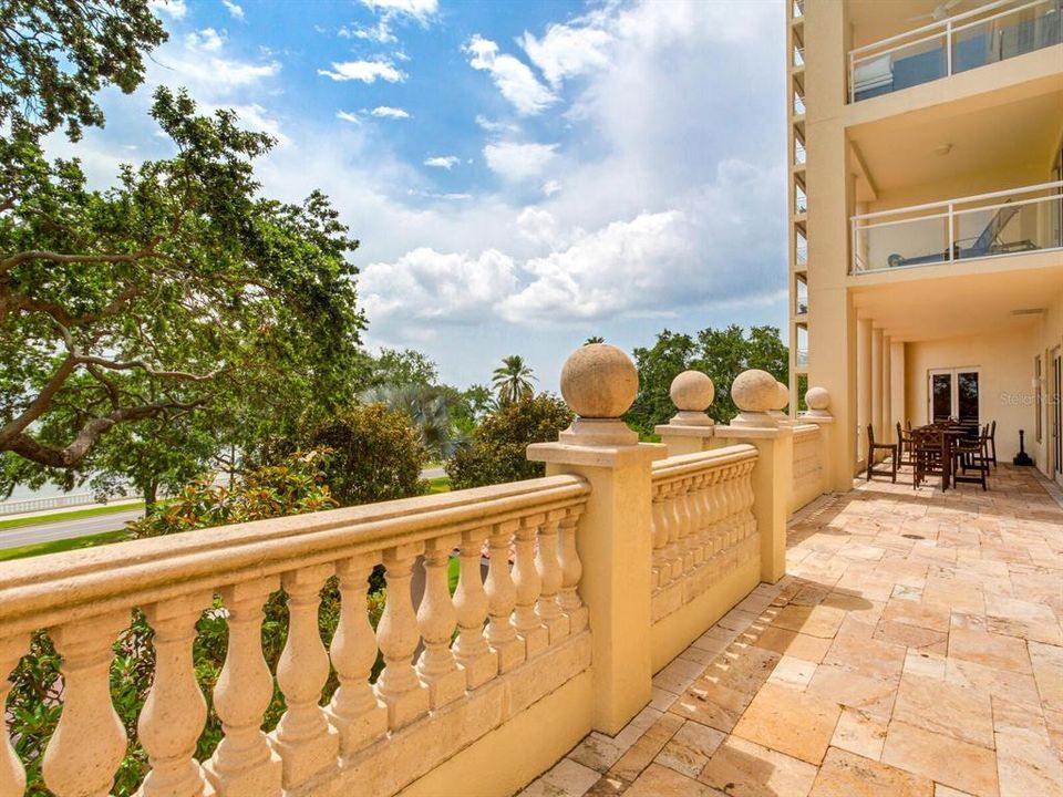 出租: $13,500 (3 贝兹, 3 浴室, 3166 平方英尺)