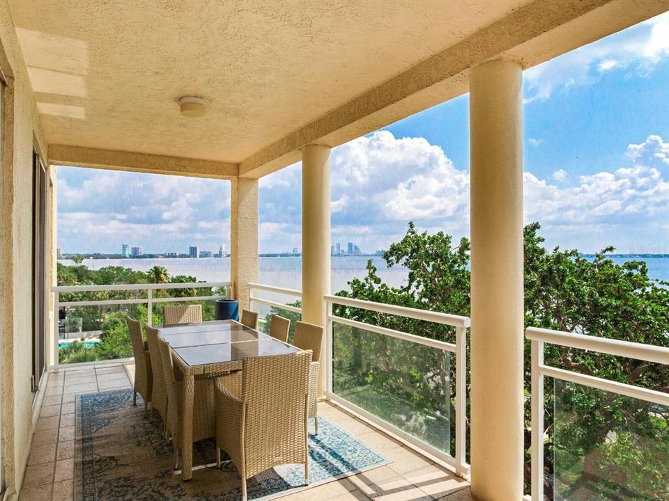 出租: $13,500 (3 贝兹, 3 浴室, 3166 平方英尺)