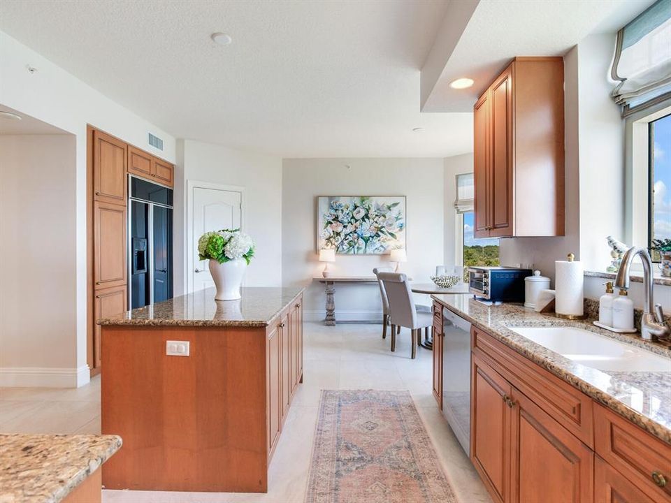 出租: $13,500 (3 贝兹, 3 浴室, 3166 平方英尺)