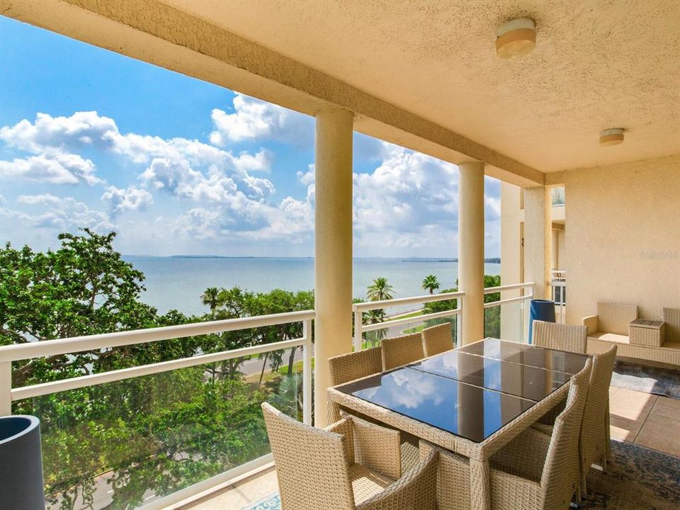 出租: $13,500 (3 贝兹, 3 浴室, 3166 平方英尺)