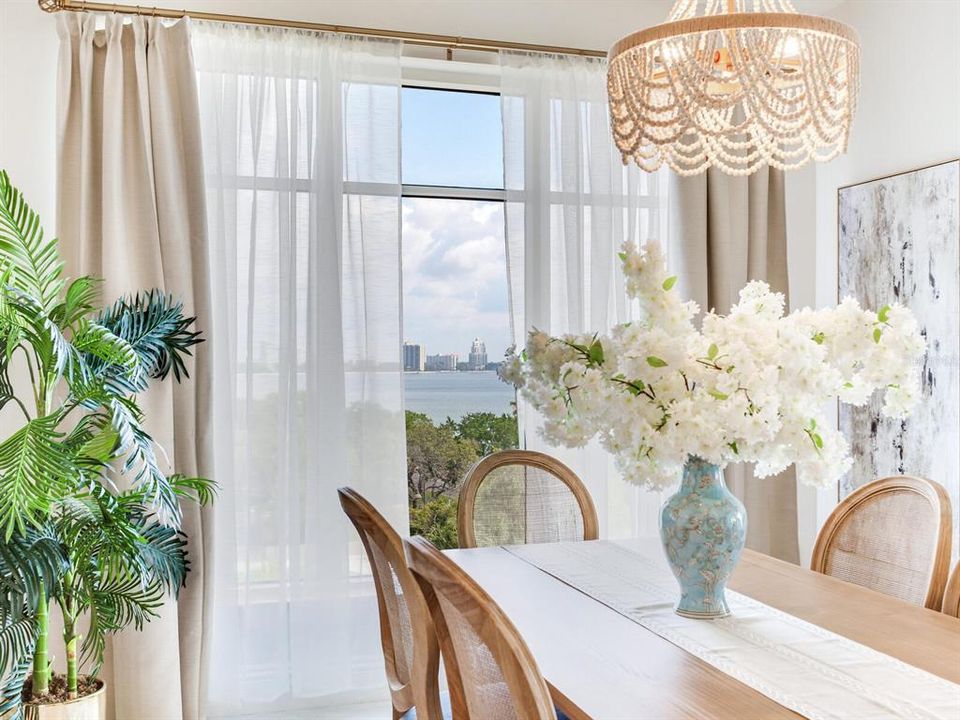 出租: $13,500 (3 贝兹, 3 浴室, 3166 平方英尺)