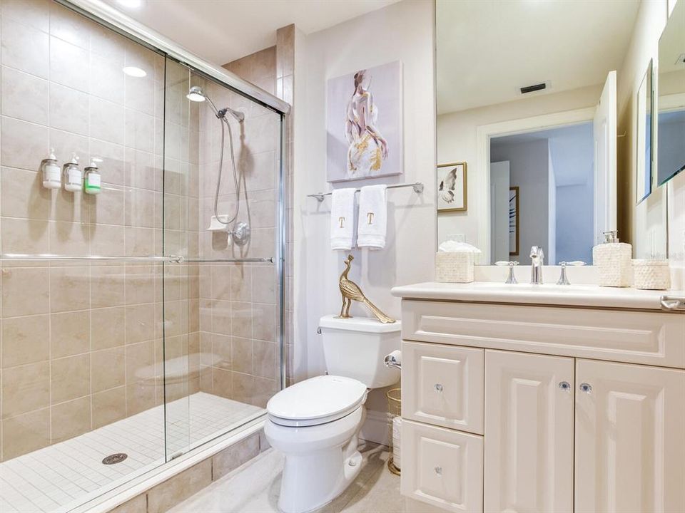 出租: $13,500 (3 贝兹, 3 浴室, 3166 平方英尺)