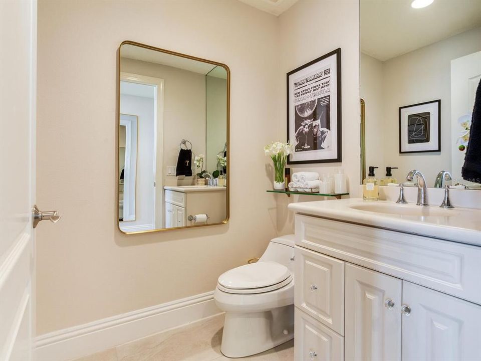 出租: $13,500 (3 贝兹, 3 浴室, 3166 平方英尺)