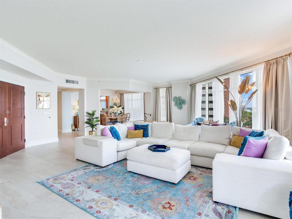 出租: $13,500 (3 贝兹, 3 浴室, 3166 平方英尺)