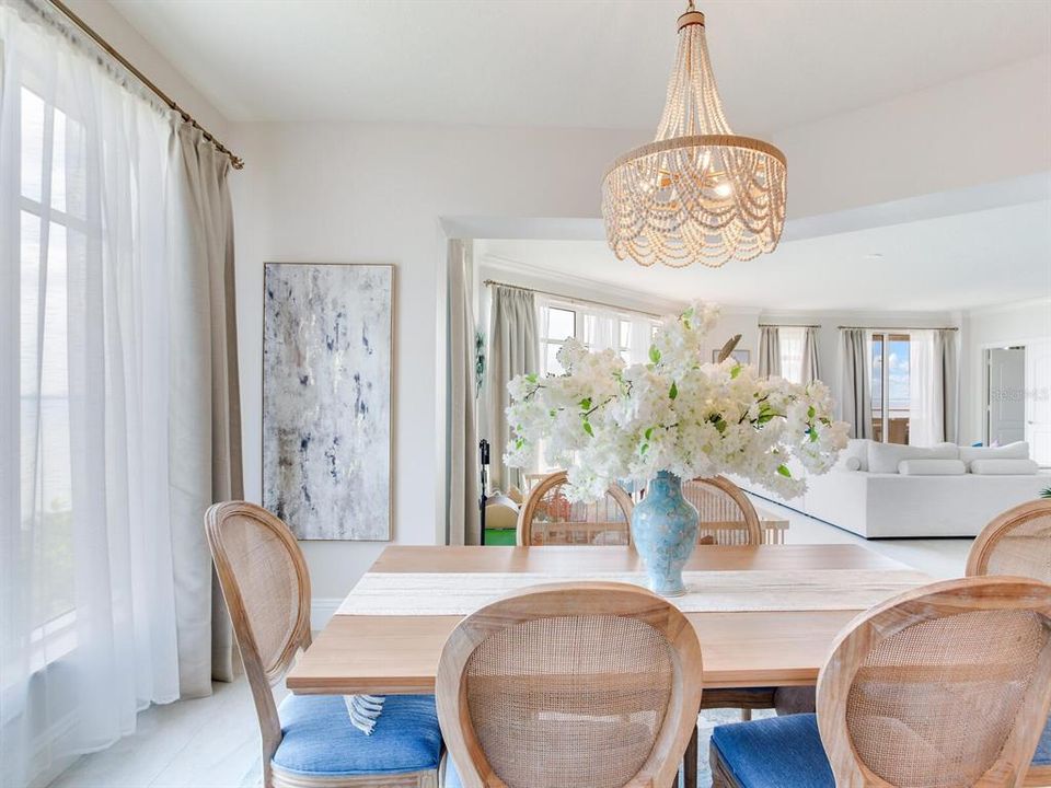 出租: $13,500 (3 贝兹, 3 浴室, 3166 平方英尺)