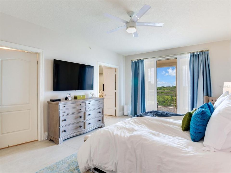 出租: $13,500 (3 贝兹, 3 浴室, 3166 平方英尺)