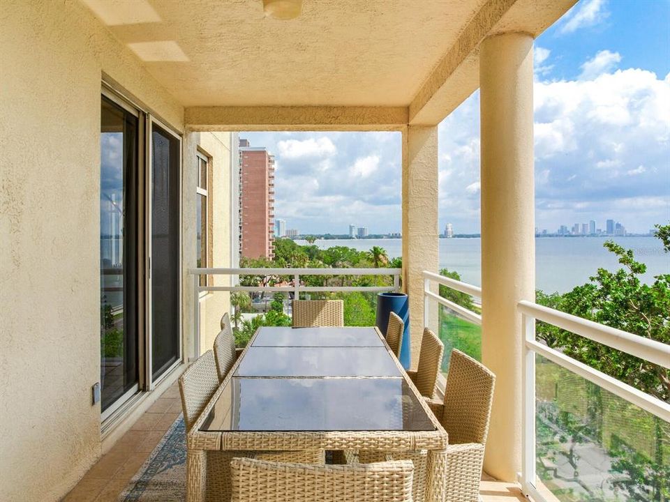 出租: $13,500 (3 贝兹, 3 浴室, 3166 平方英尺)