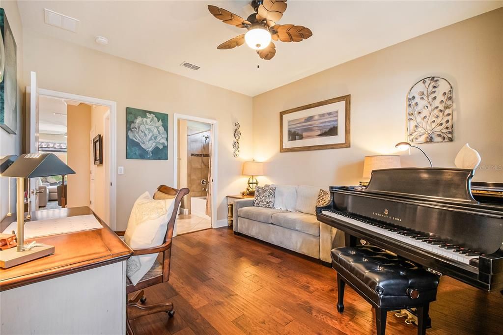 For Sale: $465,000 (4 beds, 3 baths, 1830 Square Feet)