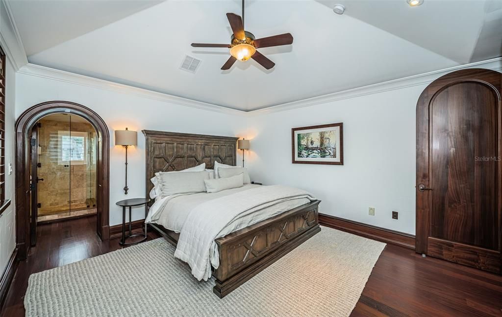 For Sale: $5,850,000 (5 beds, 5 baths, 4213 Square Feet)