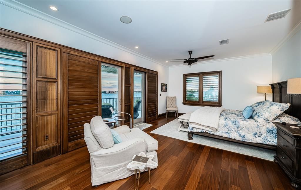 For Sale: $5,850,000 (5 beds, 5 baths, 4213 Square Feet)