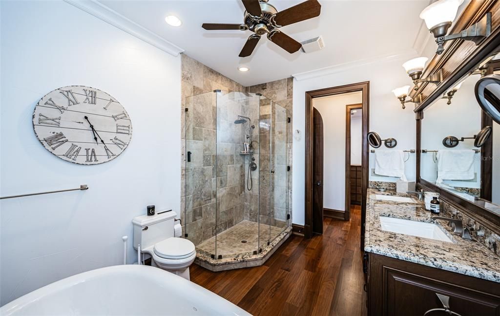 For Sale: $5,850,000 (5 beds, 5 baths, 4213 Square Feet)