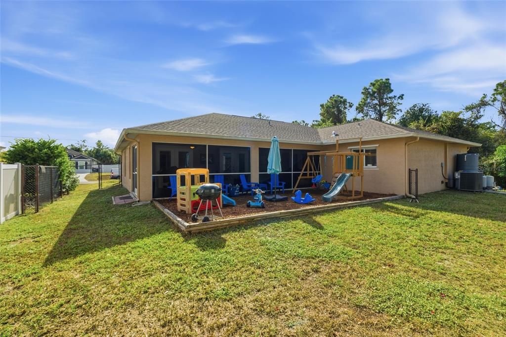 На продажу: $315,000 (3 спален, 2 ванн, 1728 Квадратных фут)