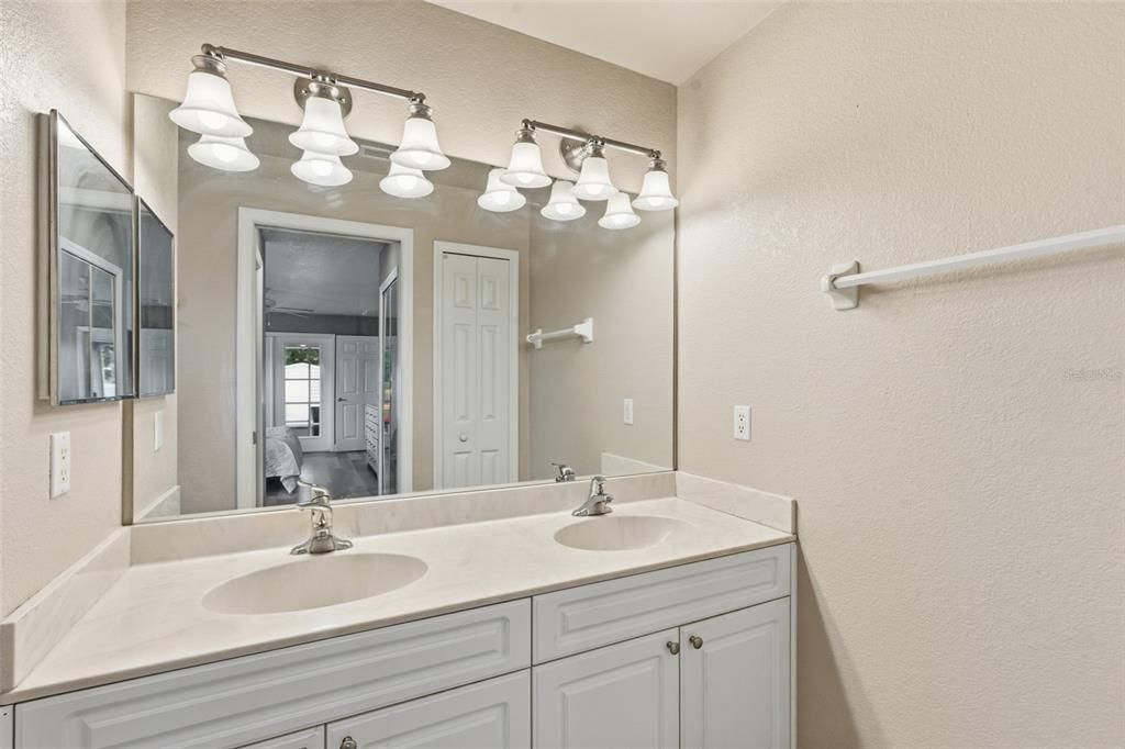 На продажу: $315,000 (3 спален, 2 ванн, 1728 Квадратных фут)