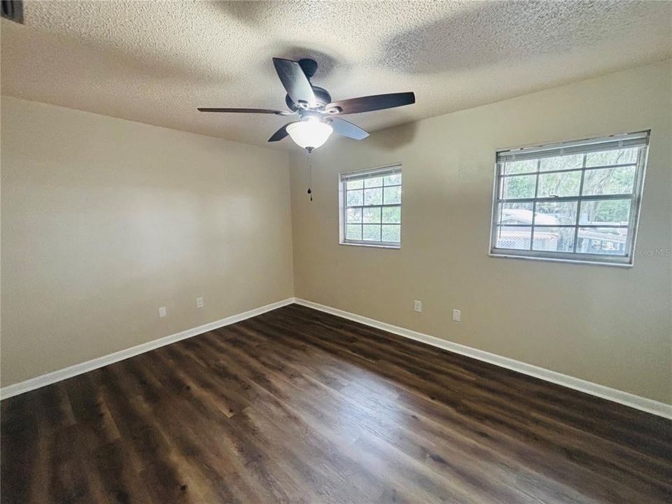For Rent: $1,295 (2 beds, 1 baths, 1020 Square Feet)