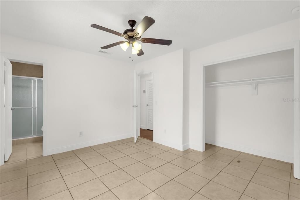 En Venta: $349,900 (3 camas, 2 baños, 1296 Pies cuadrados)