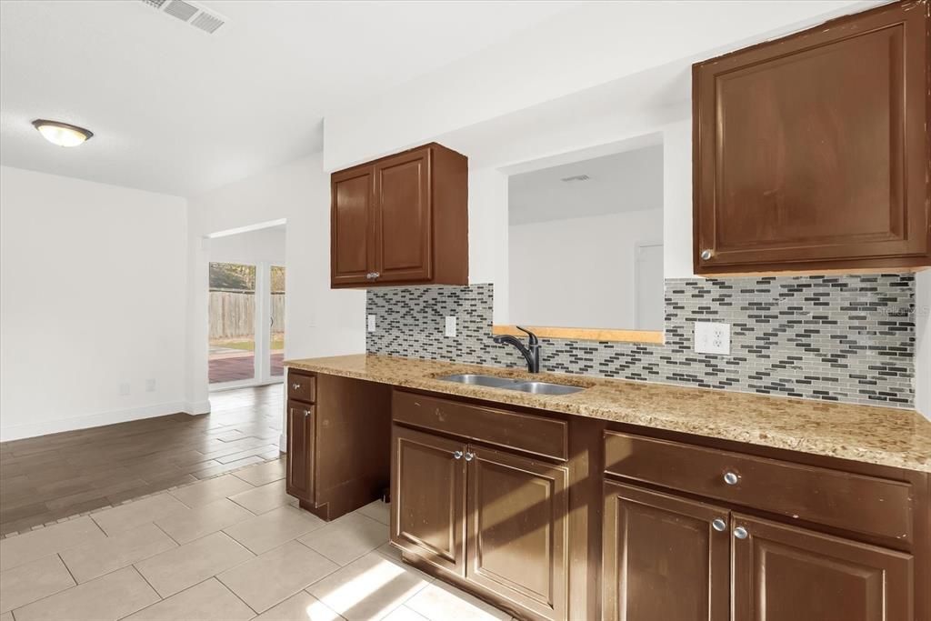 En Venta: $349,900 (3 camas, 2 baños, 1296 Pies cuadrados)