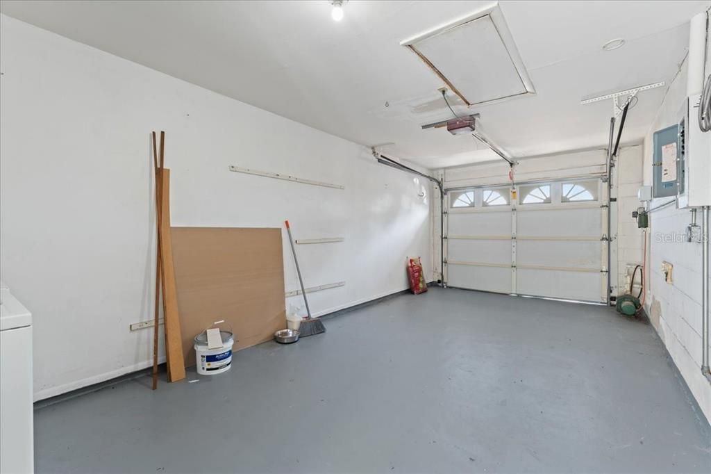 For Sale: $225,000 (2 beds, 1 baths, 775 Square Feet)