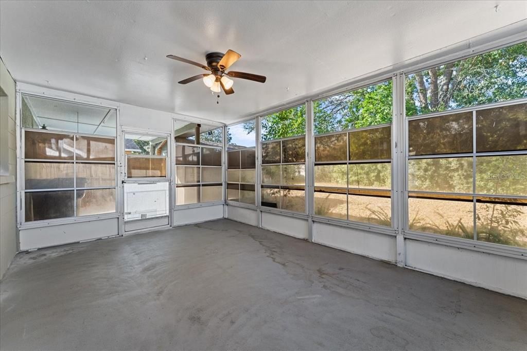 For Sale: $225,000 (2 beds, 1 baths, 775 Square Feet)