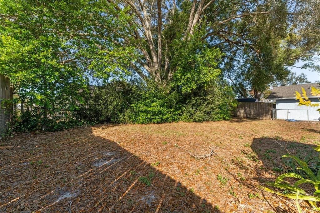 For Sale: $225,000 (2 beds, 1 baths, 775 Square Feet)