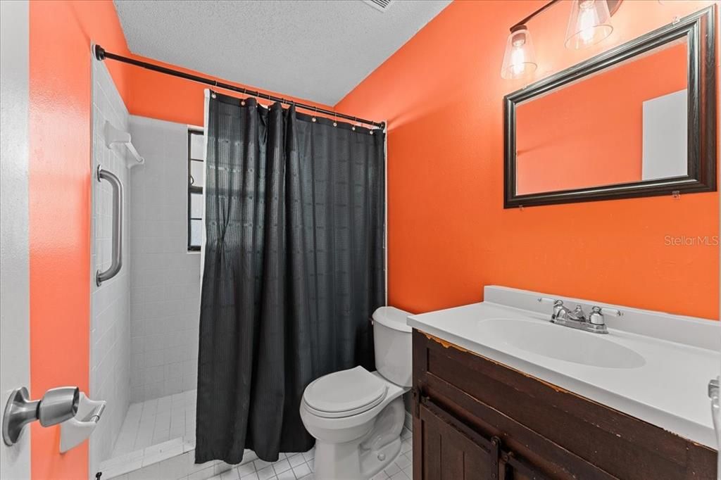 For Sale: $225,000 (2 beds, 1 baths, 775 Square Feet)