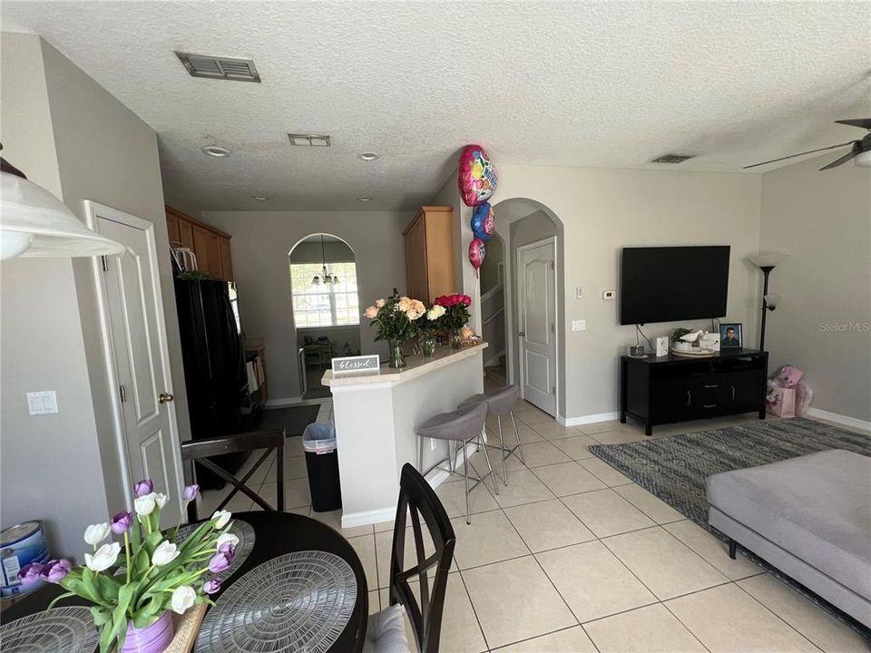 For Rent: $2,000 (2 beds, 2 baths, 1230 Square Feet)