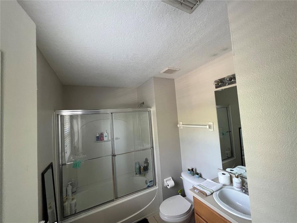 For Rent: $2,000 (2 beds, 2 baths, 1230 Square Feet)