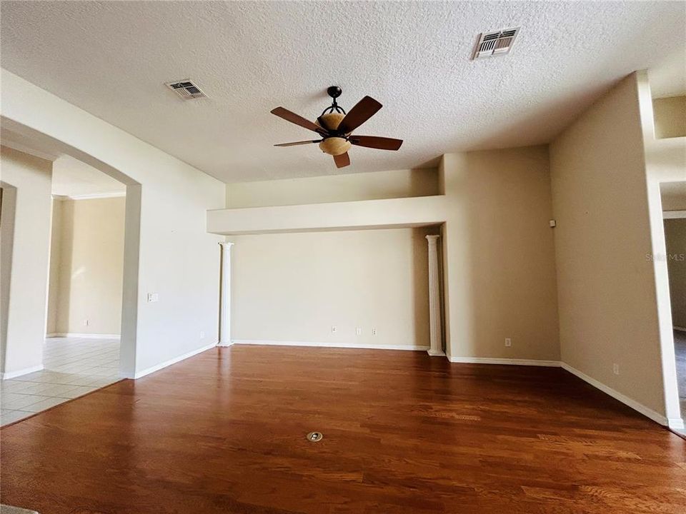 For Rent: $3,400 (4 beds, 3 baths, 2971 Square Feet)