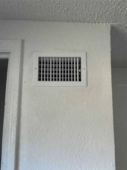 For Rent: $1,295 (2 beds, 1 baths, 864 Square Feet)