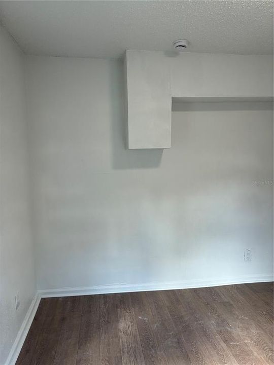 For Rent: $1,295 (2 beds, 1 baths, 864 Square Feet)