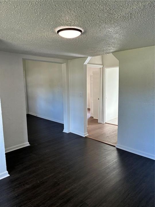 For Rent: $1,295 (2 beds, 1 baths, 864 Square Feet)