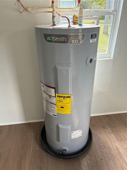 For Rent: $1,295 (2 beds, 1 baths, 864 Square Feet)