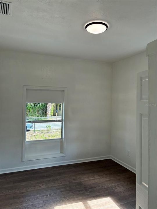 For Rent: $1,295 (2 beds, 1 baths, 864 Square Feet)