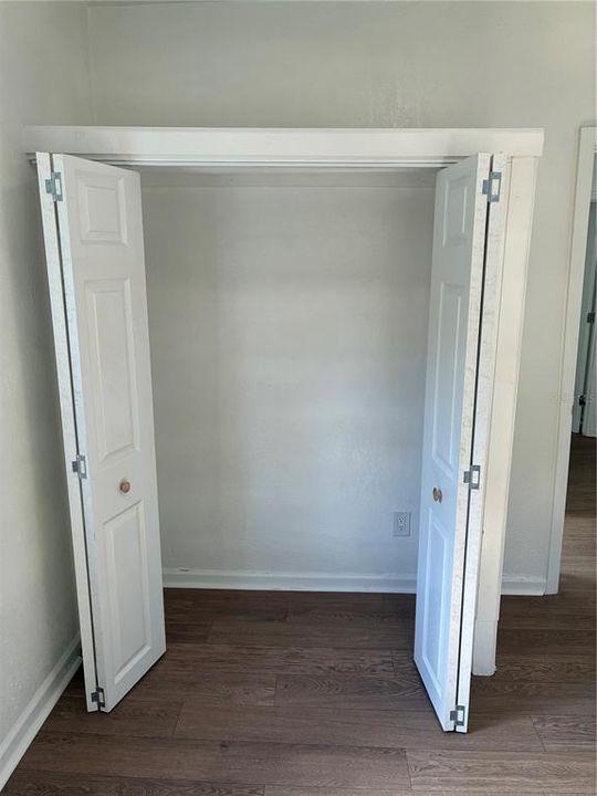 For Rent: $1,295 (2 beds, 1 baths, 864 Square Feet)