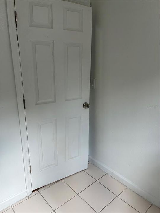 For Rent: $1,295 (2 beds, 1 baths, 864 Square Feet)