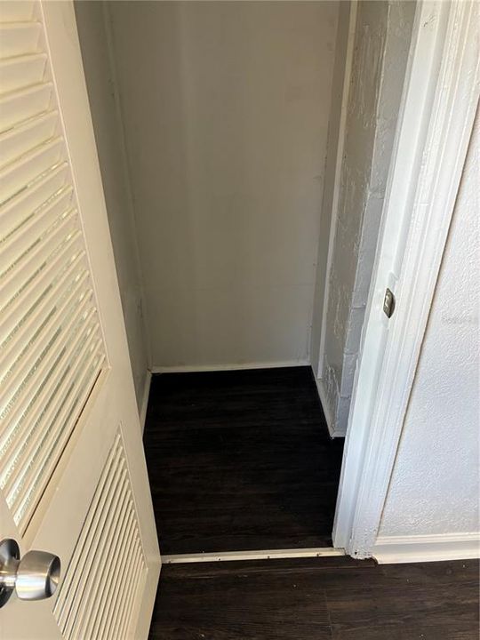 For Rent: $1,295 (2 beds, 1 baths, 864 Square Feet)