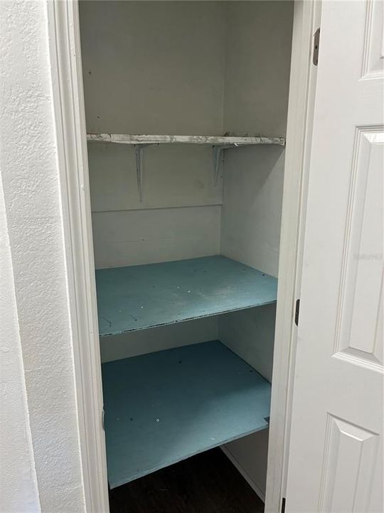 For Rent: $1,295 (2 beds, 1 baths, 864 Square Feet)