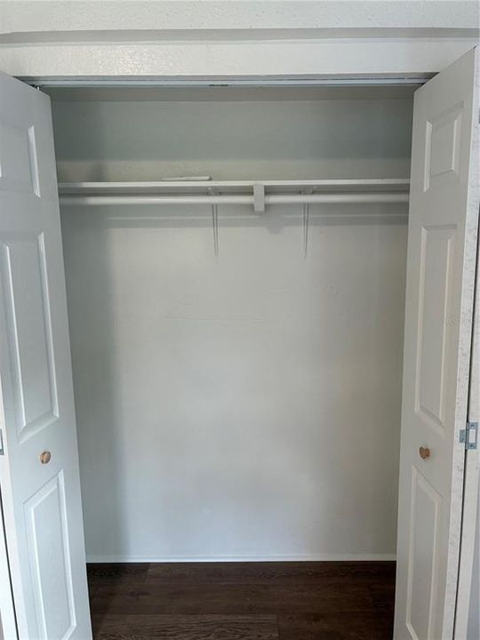 For Rent: $1,295 (2 beds, 1 baths, 864 Square Feet)