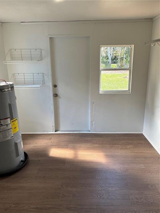 For Rent: $1,295 (2 beds, 1 baths, 864 Square Feet)