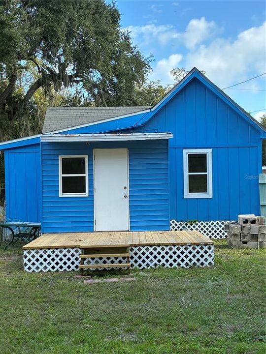 For Rent: $1,295 (2 beds, 1 baths, 864 Square Feet)